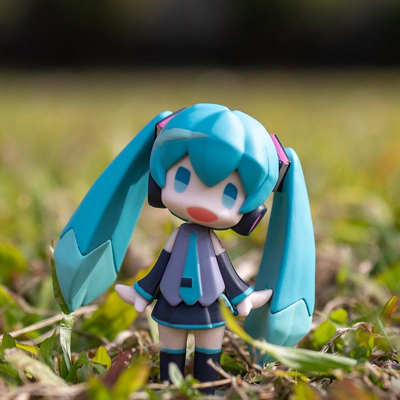 Miku Anime Figure & Building B - Model Kit Cars review and price