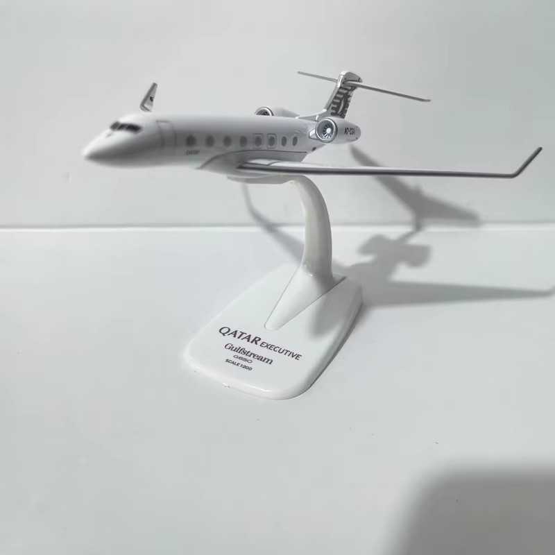 1/200 Scale Qatar Airways Gulf - Model Kit Airplane review and price