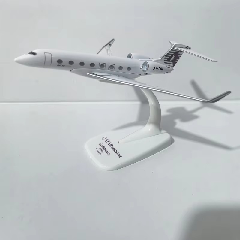 1/200 Scale Qatar Airways Gulf - Model Kit Airplane review and price
